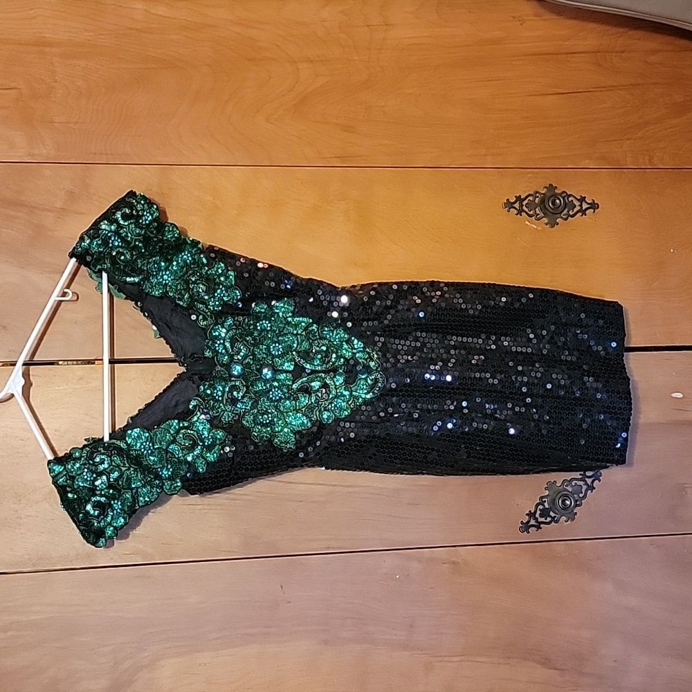 Alyce Designs Dress Size 6